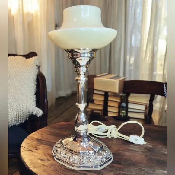 GLOW💚Antique Uranium Custard Glass Silver-Plated Lamp - Picture 3 of 9